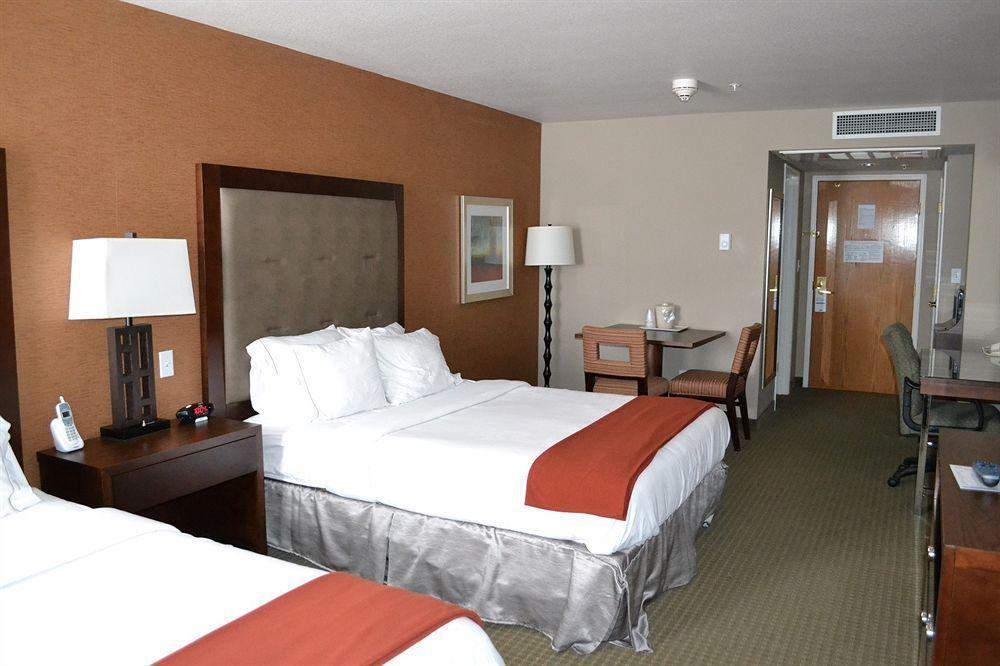 Holiday Inn Express & Suites Bozeman West, An Ihg Hotel Exterior photo
